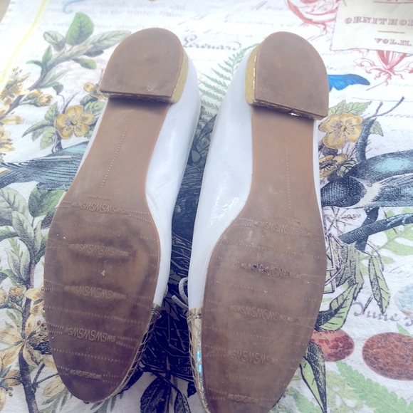 Stuart Weitzman - Picture 3 of 5